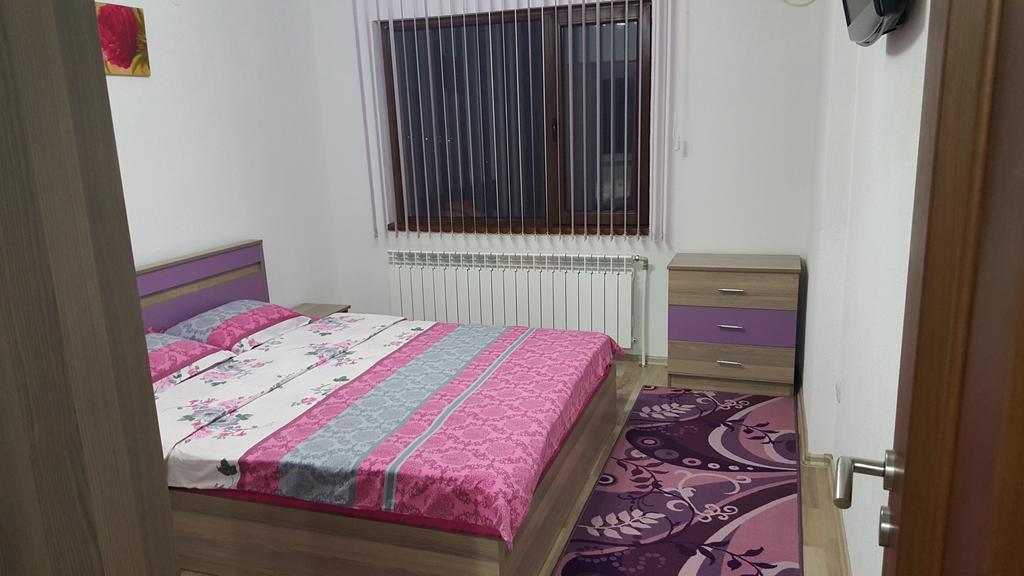 Д И В 1 - D & V 1 Apartment Sandanski Esterno foto
